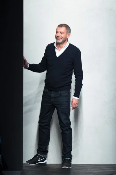 Look 50